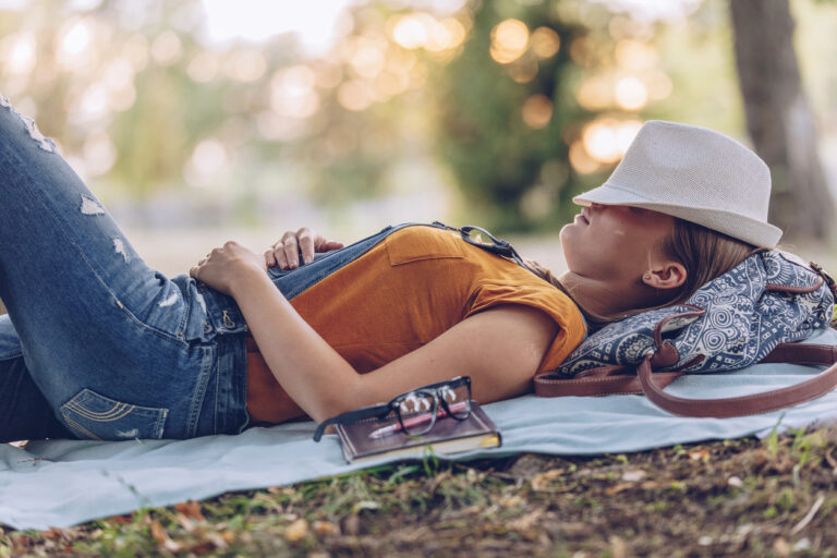 les bien fait de la sieste. le sieste à des propriété indéniable sur le bien-être découvrez les grâce au petit +